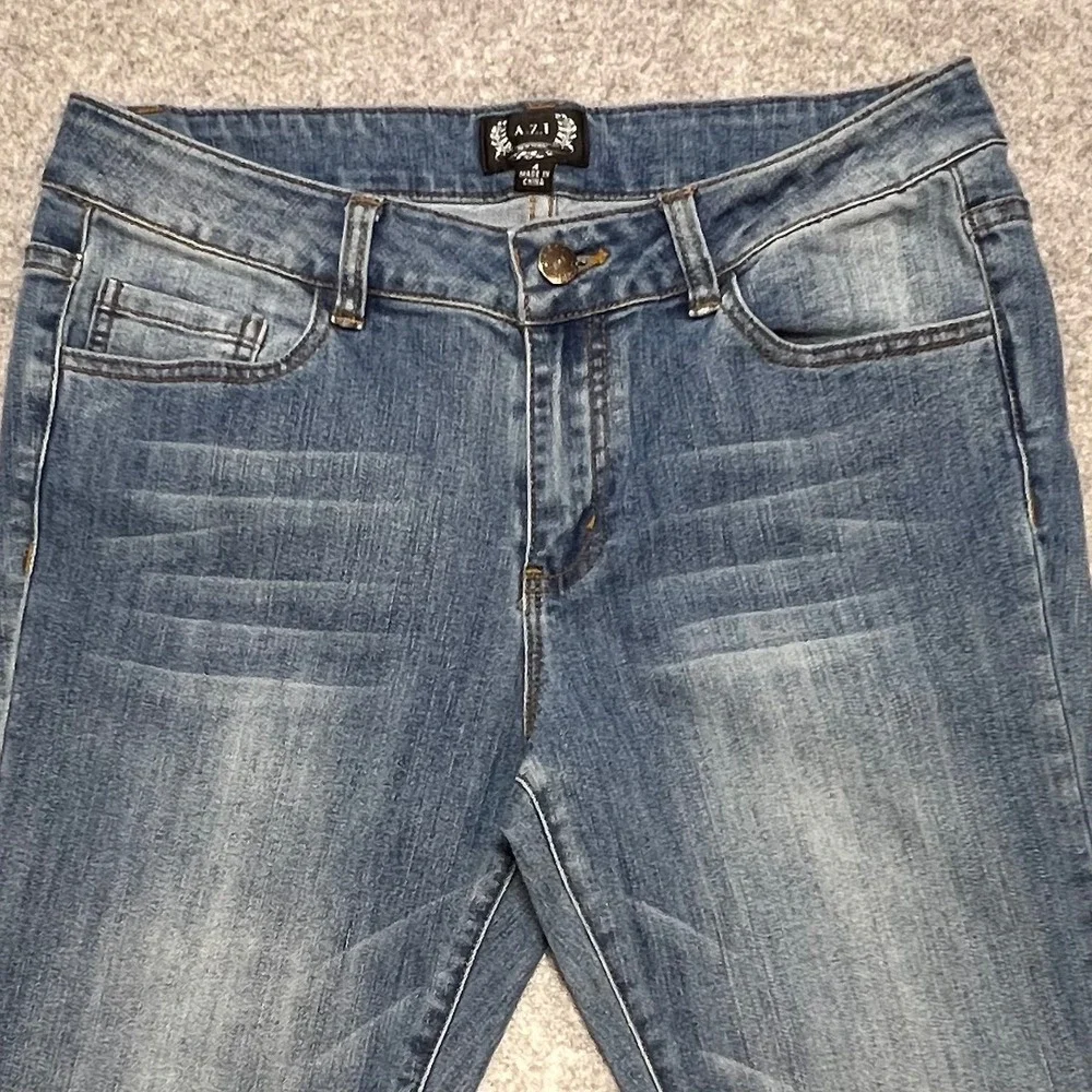 AZI New York‎ Women Medium Wash Pom Pom Trim Cropped Slim Jeans Size 4